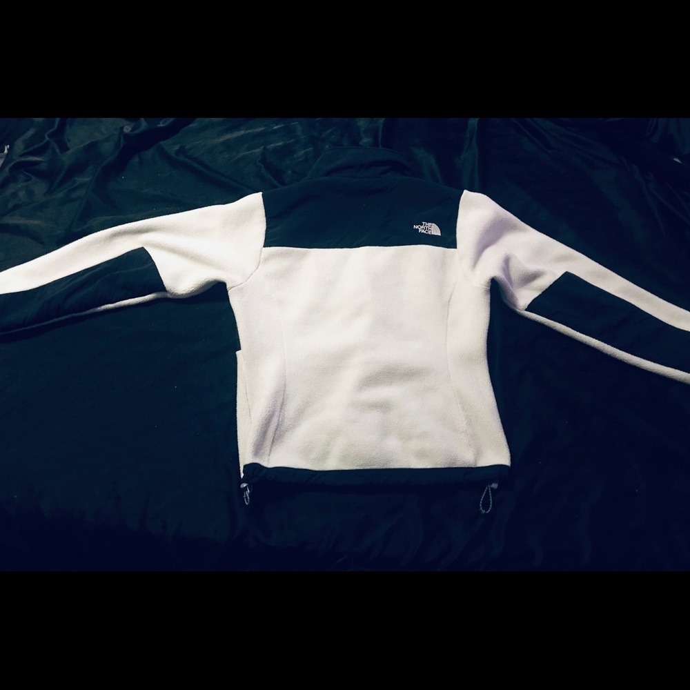 Women’s Size Small North Face Jacket - Picture 5 of 5